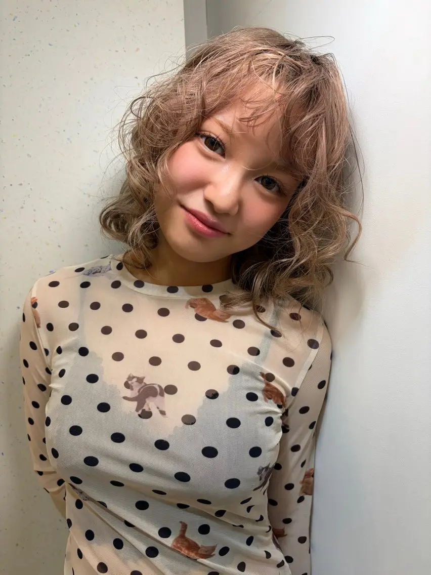 ミディアム カラー カット ヘアカラー トリートメント ヘッドスパ ness 一花のヘアスタイル