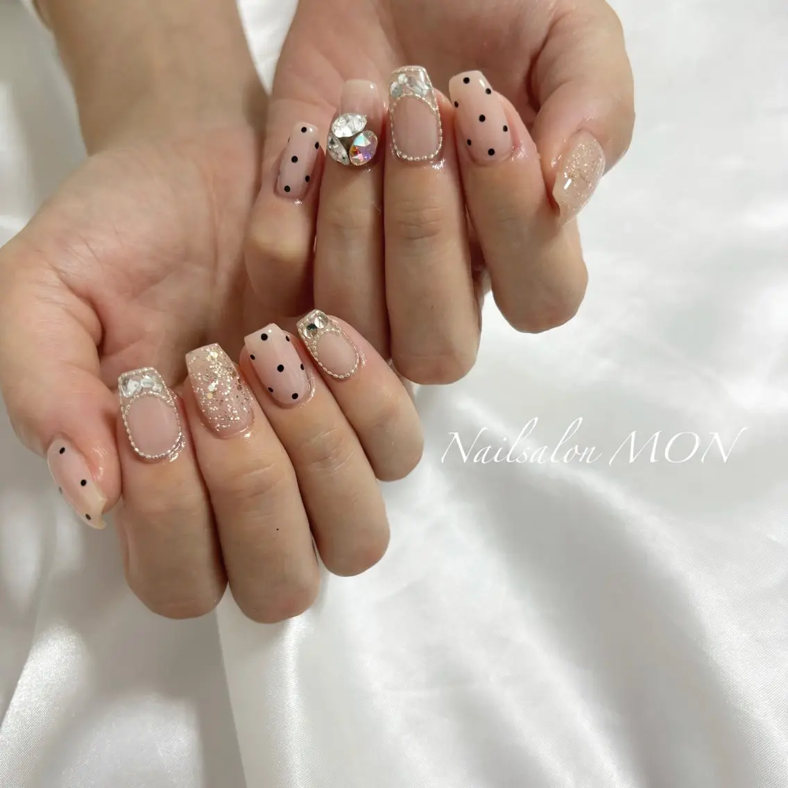 ネイル ストーンネイル ハンドネイル Nailsalon MONのネイルデザイン