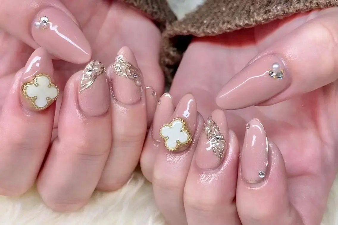 ネイル 長さ出し ジェルネイル 卒業式 韓国ネイル 持ち込み ハンドネイル Nail&eye Belire 新宿のネイルデザイン