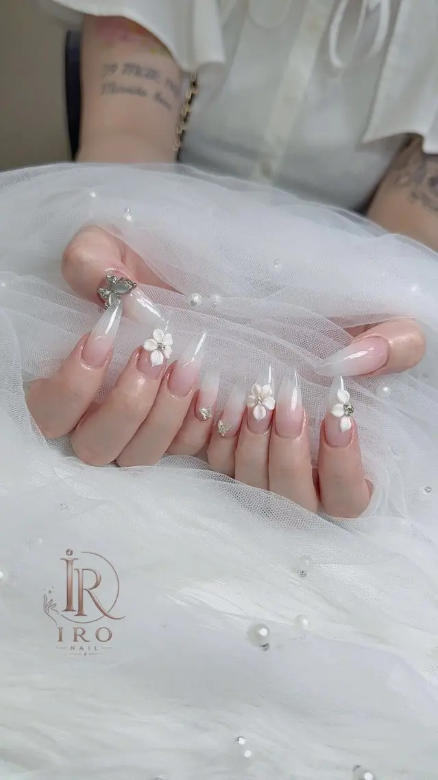 ネイル ハンドネイル IRO Nail Studioのネイルデザイン