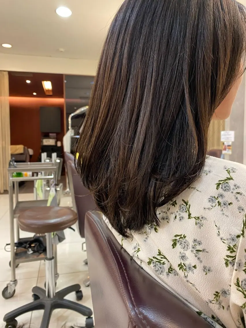 ミディアム 林 莉瑠のヘアスタイル