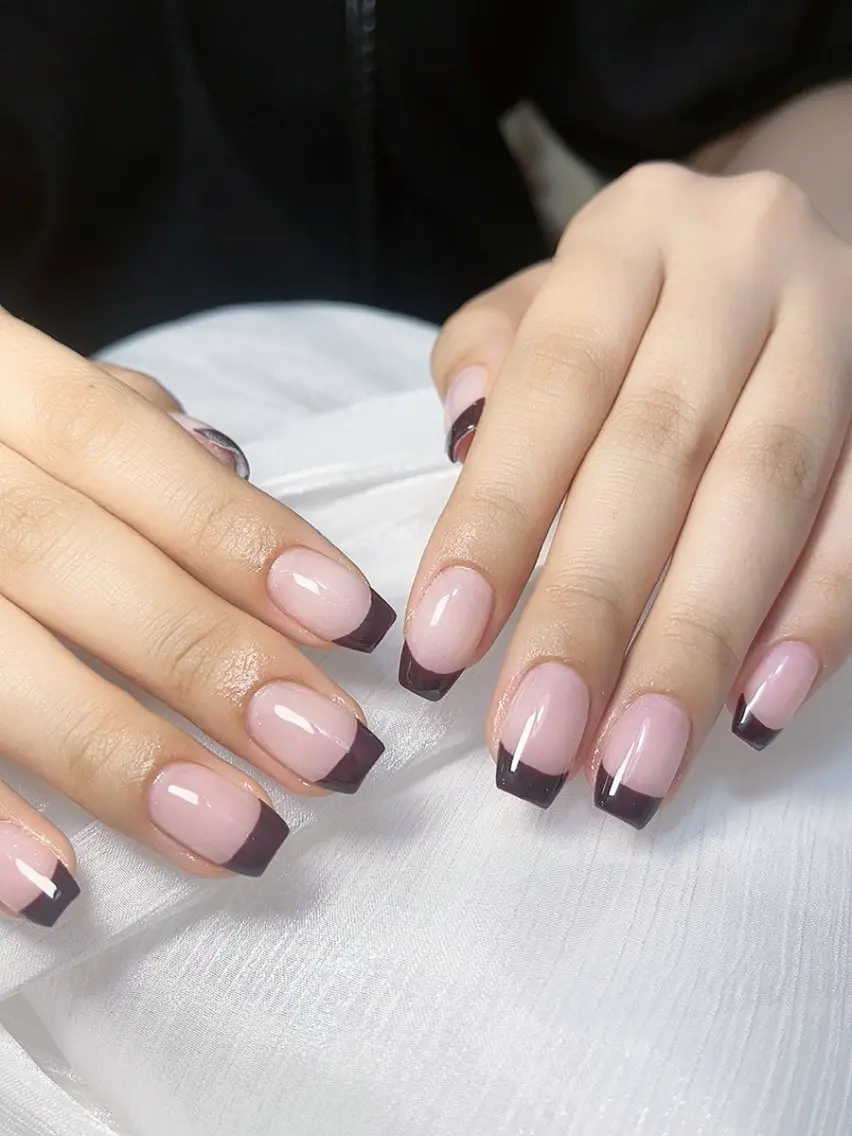 ネイル チークネイル フレンチネイル グラデーション キラキラネイル 韓国ネイル ハンドネイル DUO   MI nail salonのネイルデザイン