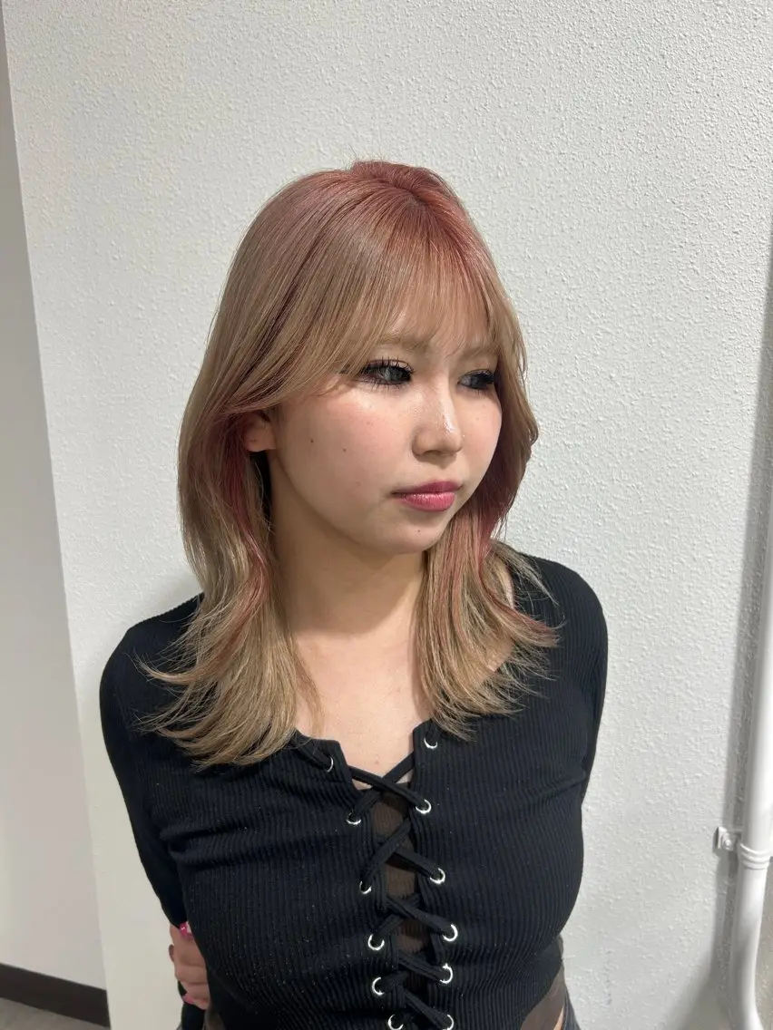 ロング カラー ベージュカラー デザインカラー ダブルカラー ピンクカラー カット ヘアカラー トリートメント ダブルカラー 🩷Rio🩷のヘアスタイル