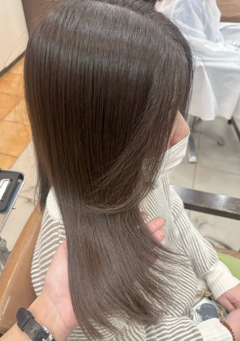ミディアム カラー グレージュ レイヤーカット トリートメント カット ヘアカラー トリートメント 頭皮×髪質改善 透明感カラー💎中村のヘアスタイル