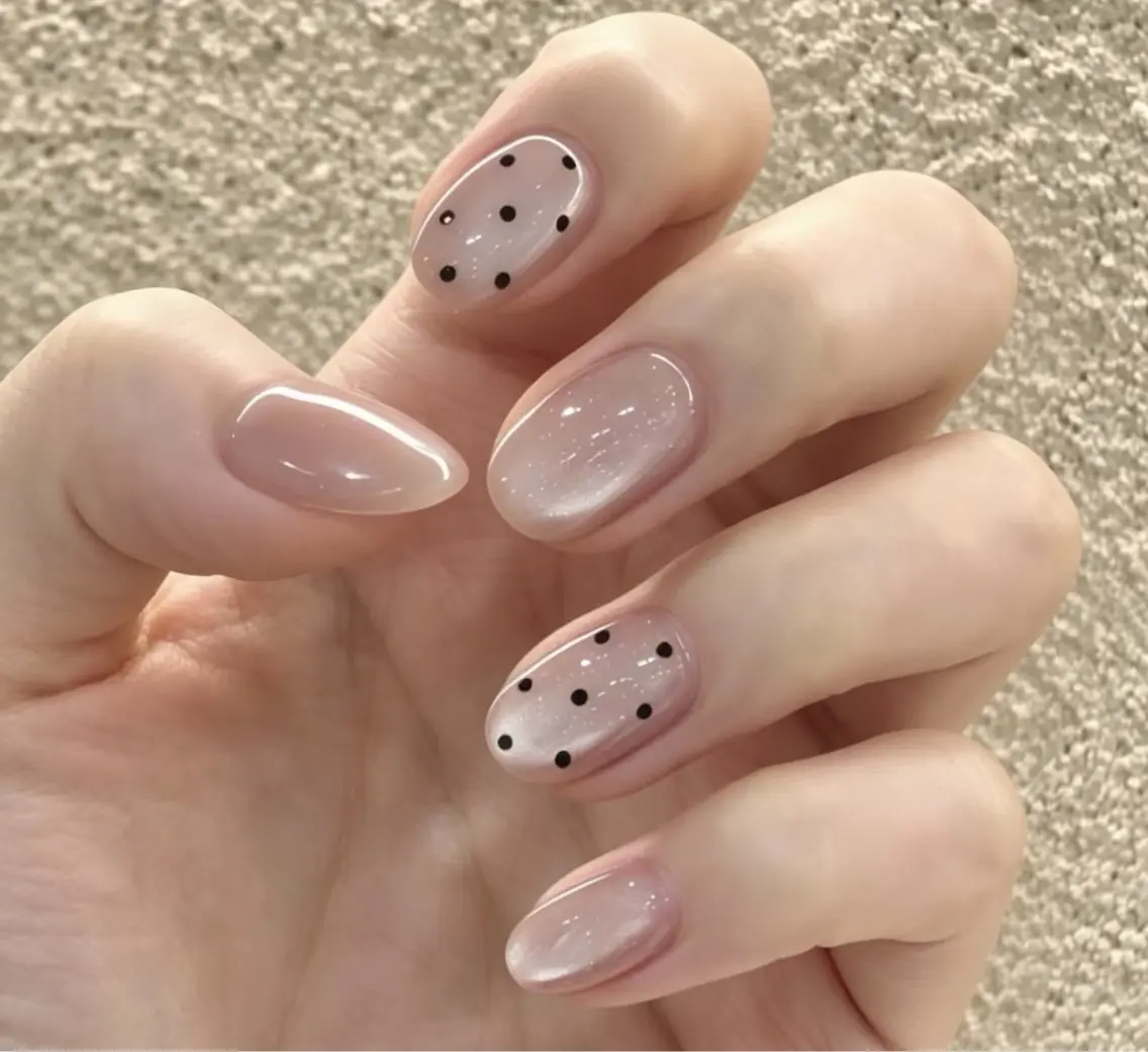 ネイル ドット マグネットネイル ワンカラーネイル シンプルネイル ルチア 🌹高田馬場店🌹のネイルデザイン