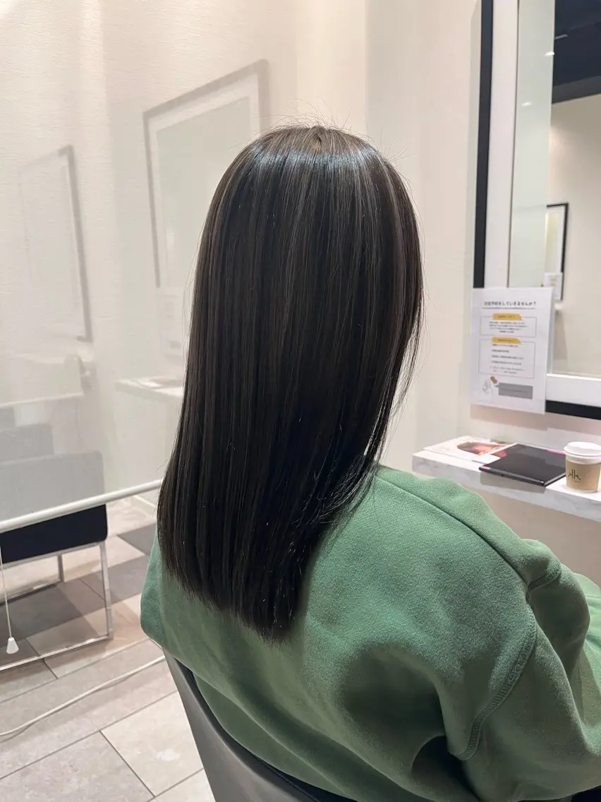 セミロング カラー 中原 優美のヘアスタイル