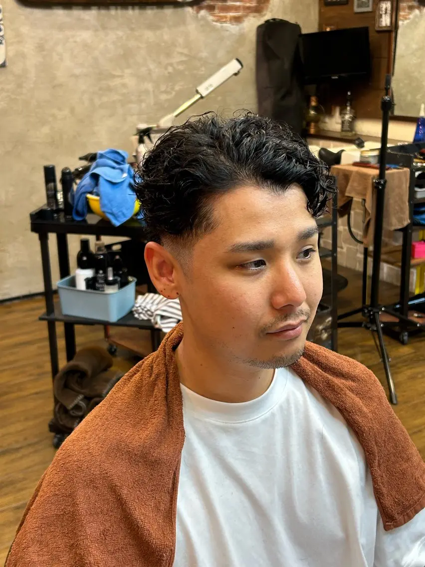 ショート パーマ メンズ メンズパーマ ツーブロック ナイルプラス ヨウのヘアスタイル