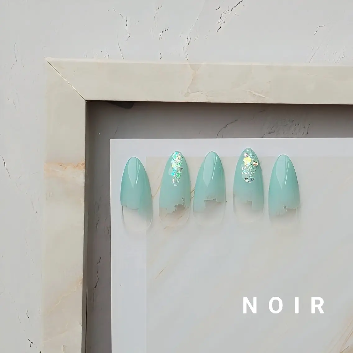 ネイル NOIR 長谷川のネイルデザイン