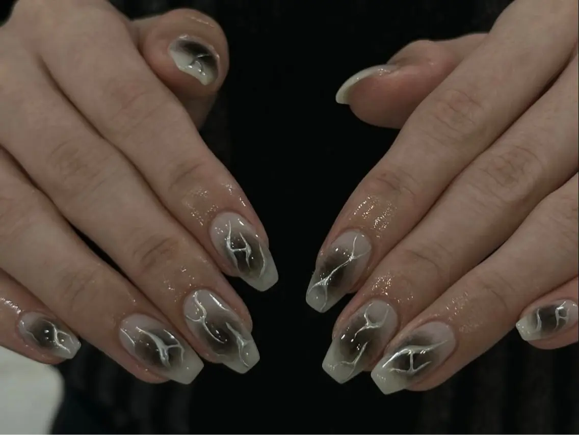 ネイル オーロラネイル 長さ出し フレンチネイル ジェルネイル ガラスフレンチ ハンドネイル Rela・S NAILのネイルデザイン
