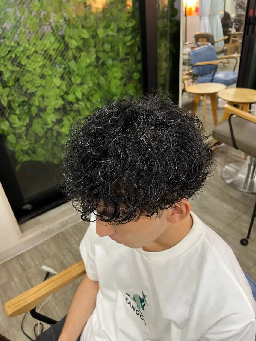 ショート パーマ メンズ カット パーマ 韓国風 くすみカラー パーマKOUKIのヘアスタイル