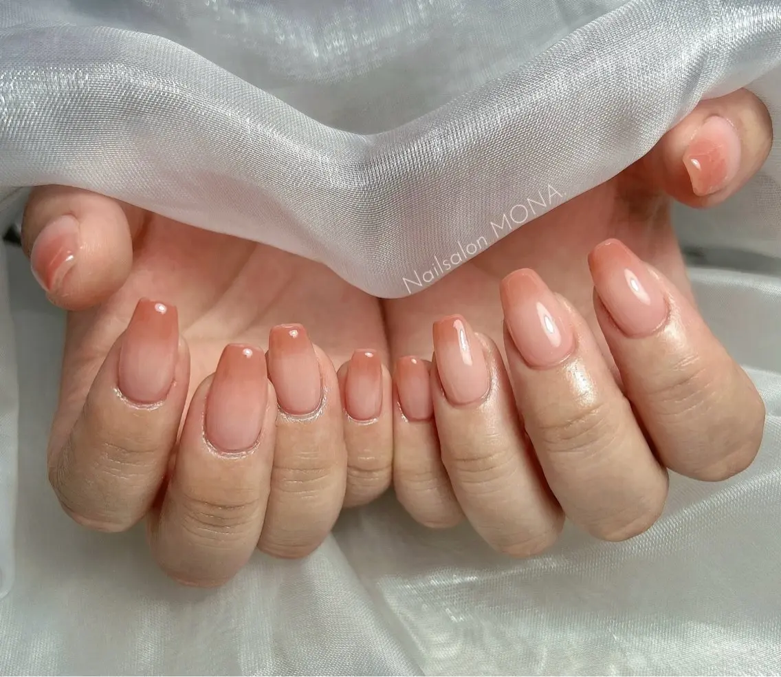 ネイル グラデーション オフィスネイル ピンク ハンドネイル Nailsalon MONA.のネイルデザイン