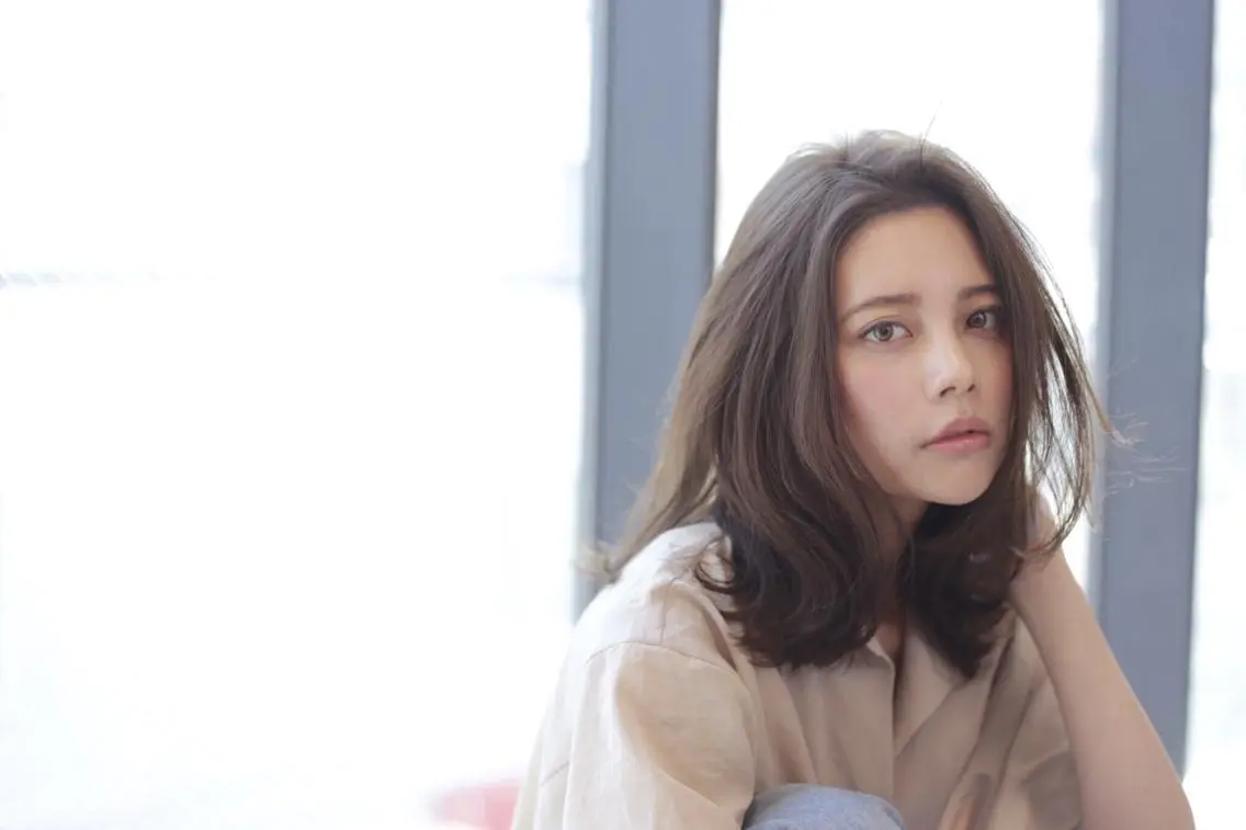 ミディアム 宮内 真乃のヘアスタイル