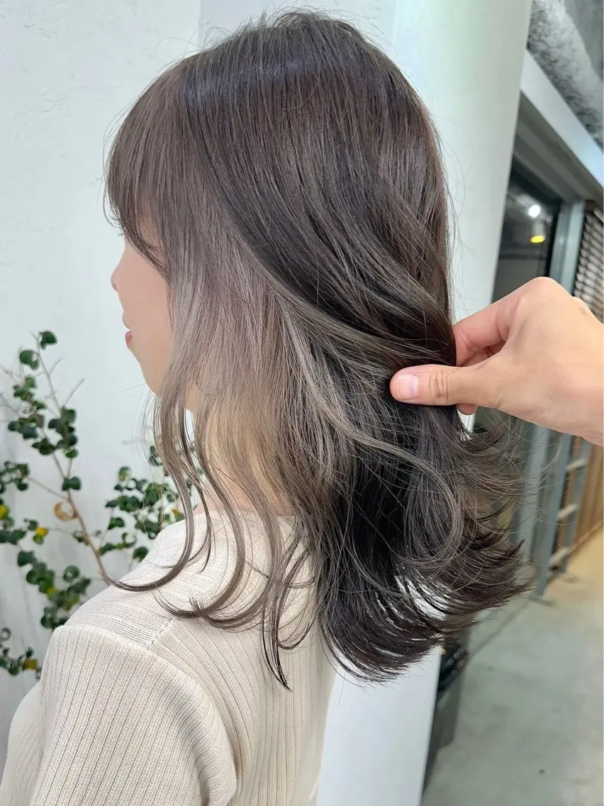 セミロング カラー ヘアアレンジ ヘアカラー 坂齋大地/レイヤー/ ミルクティーのヘアスタイル