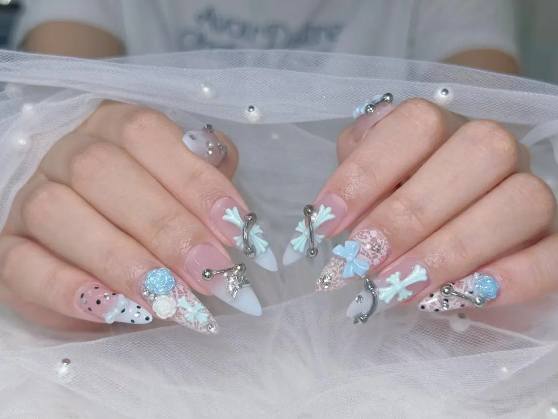 カラー ロング グラデーションカラー 韓国風ヘア ハンドネイル Bling Salonのネイルデザイン