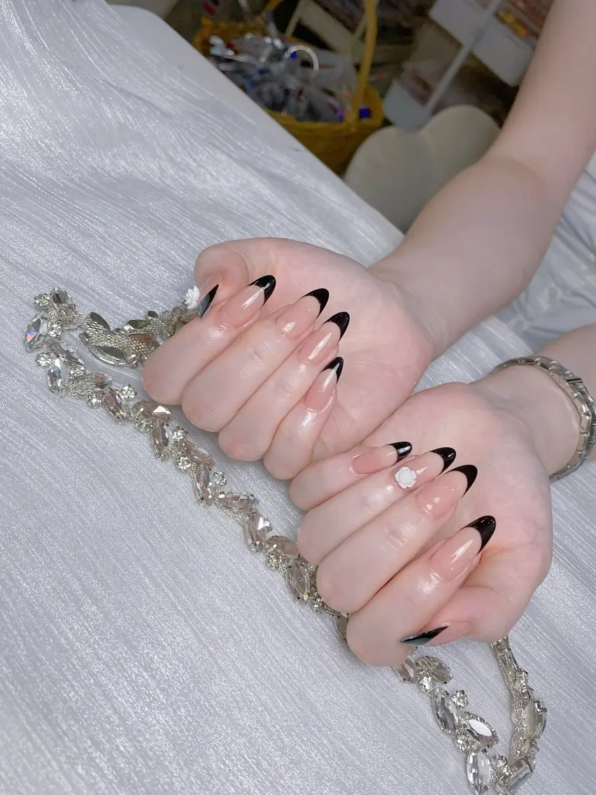 ネイル キラキラネイル マグネットネイル ぷっくりネイル 春ネイル ワンホンネイル ハンドネイル Hi beauty 渋谷 ネイルのネイルデザイン