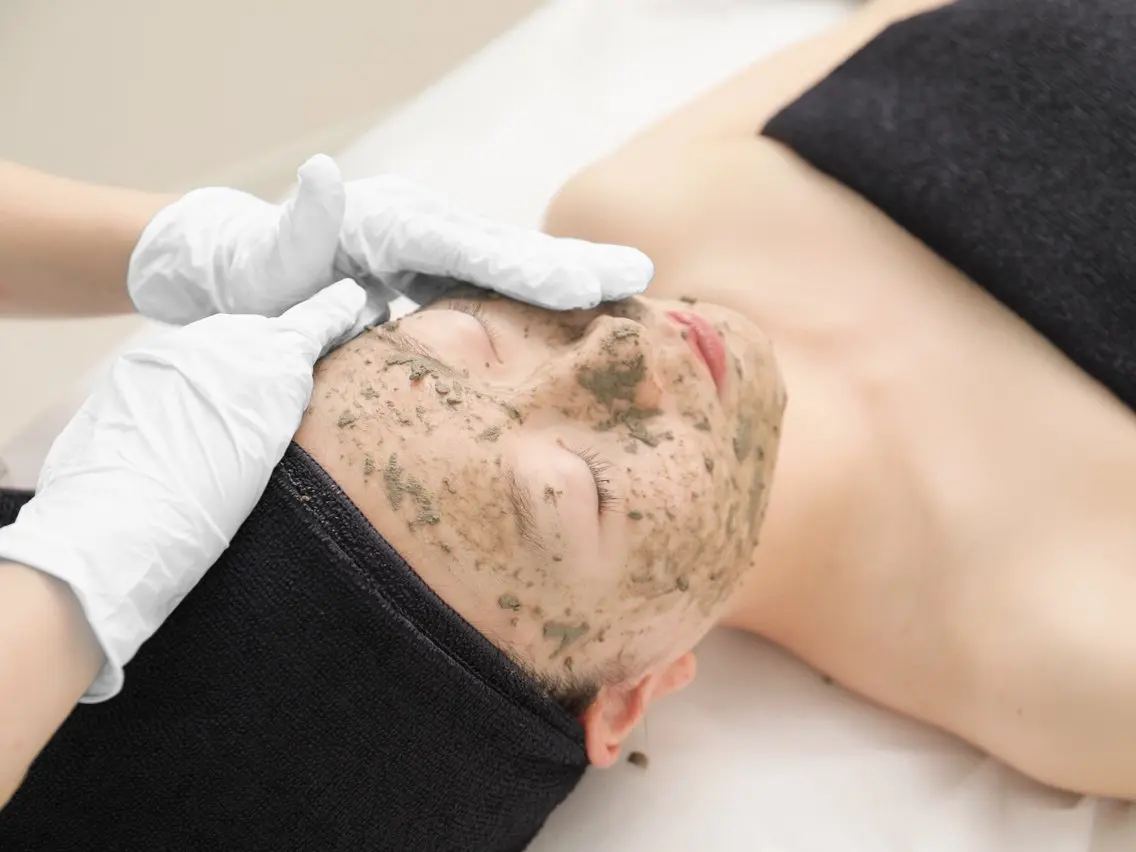 ハーブピーリング🌿40種類以上の有用成分配合！お肌を剥離させる『酸不使用』日本発！最多の幹細胞培養液導入［1g部分用］の写真
