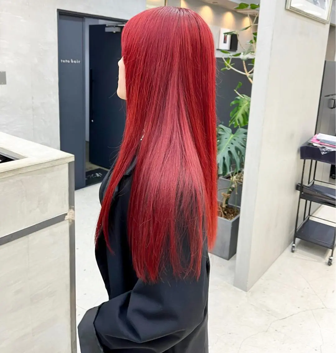 ロング カラー レッドカラー 村田 春歌のヘアスタイル