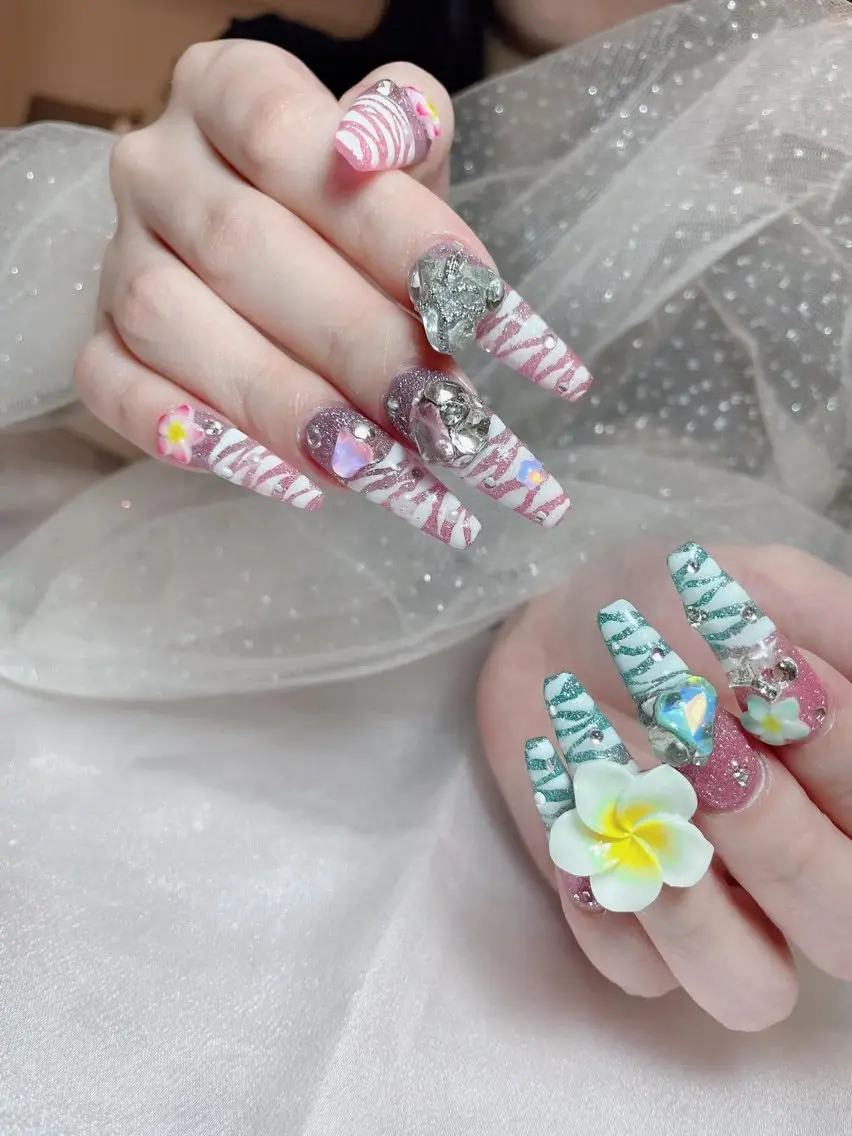 ネイル チークネイル 長さ出し フラッシュネイル ジェルネイル 韓国ネイル ハンドネイル Queen Nail Salonのネイルデザイン