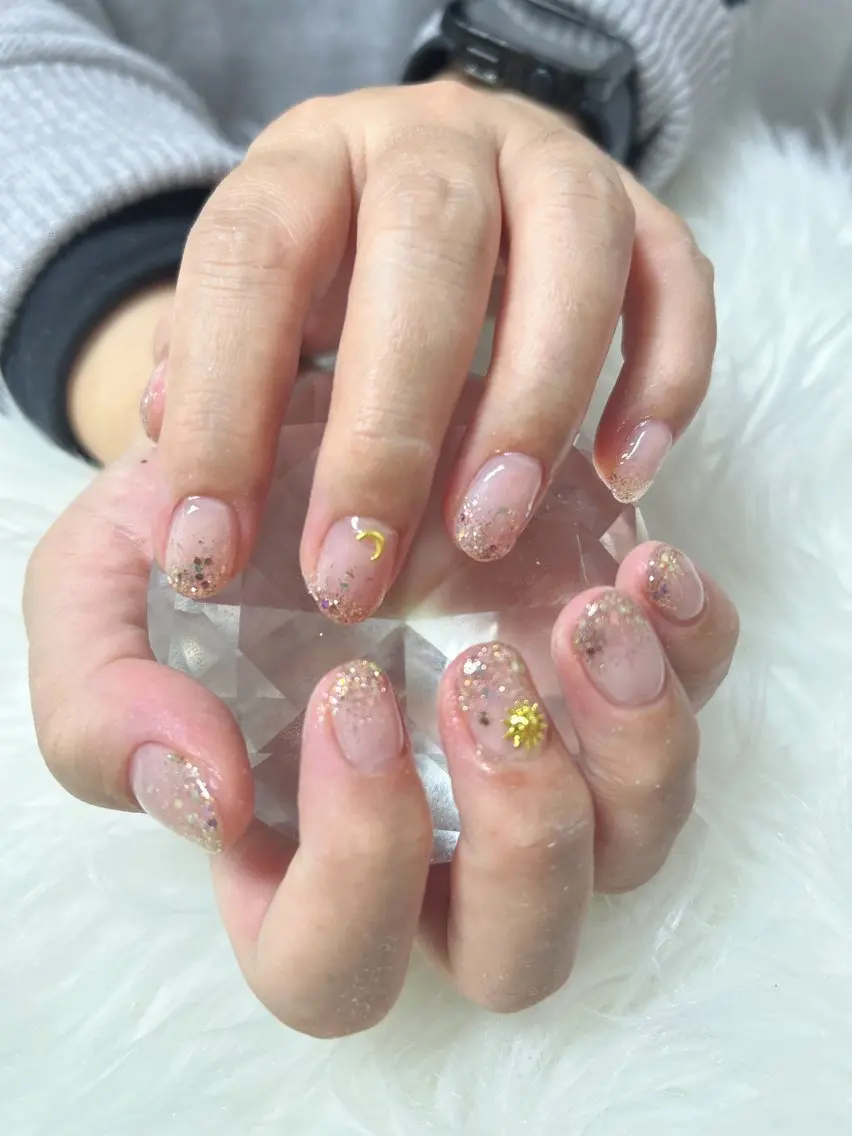 ネイル ラメ(グリッター) ラメグラデーション Studio Charmanteのネイルデザイン