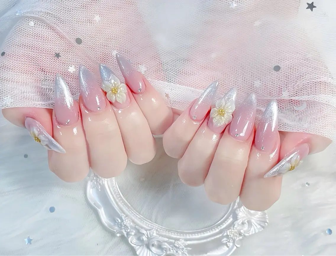 ネイル チークネイル ドット 長さ出し フットネイル フレンチネイル ハンドネイル Hana Nail Salonのネイルデザイン