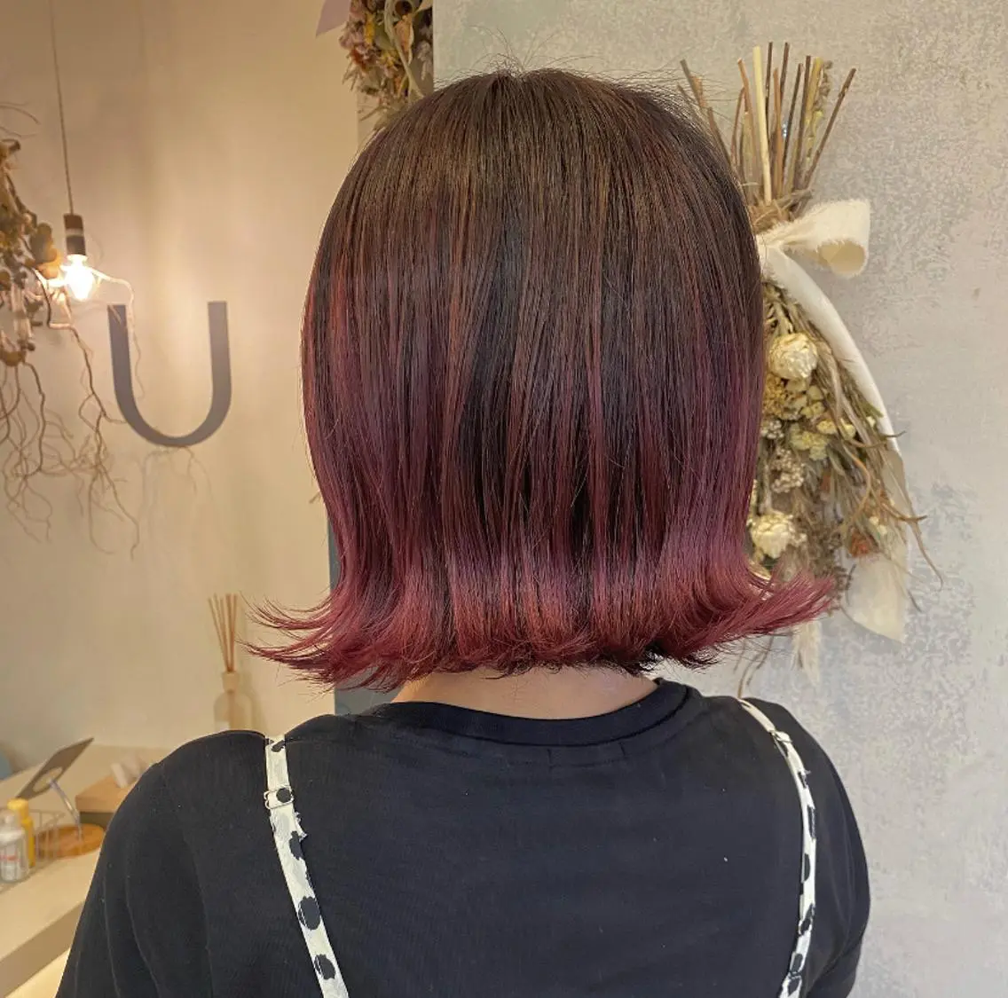 カラー ピンクカラー レッドカラー 石田 菜月のヘアスタイル