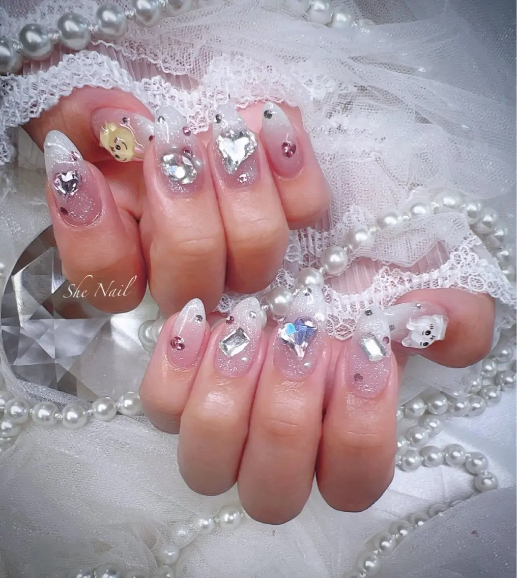 ネイル キラキラネイル 夏ネイル ハンドネイル ISA_ BELLAのネイルデザイン