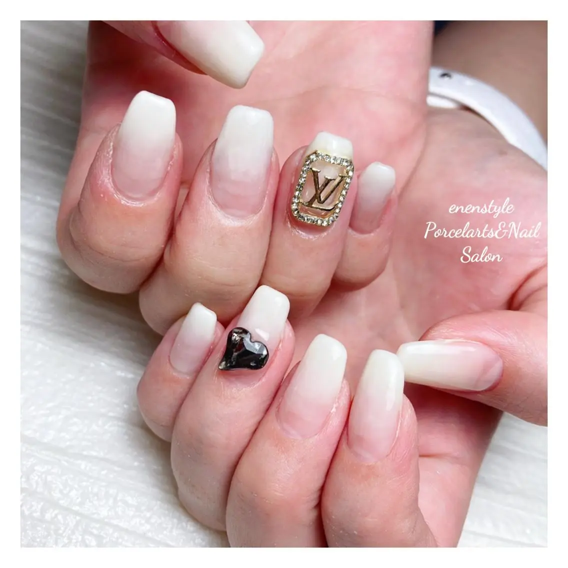 ミディアム ネイル 🐾enen style 🐾のネイルデザイン