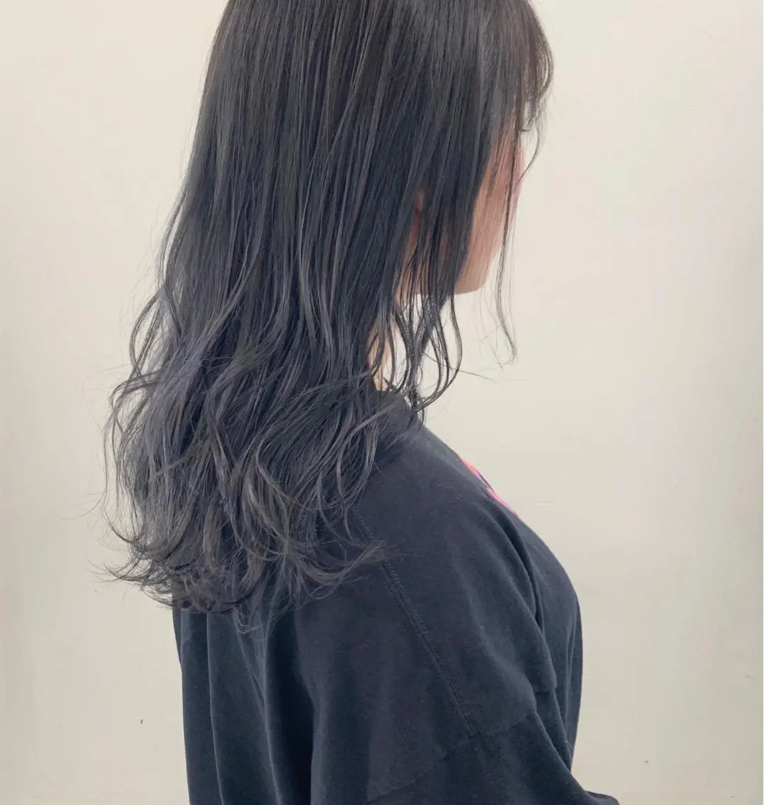 カラー 黒髪 ブリーチ ブルーカラー ブルーブラック ブリーチなしカラー 窪田 椋介のヘアスタイル