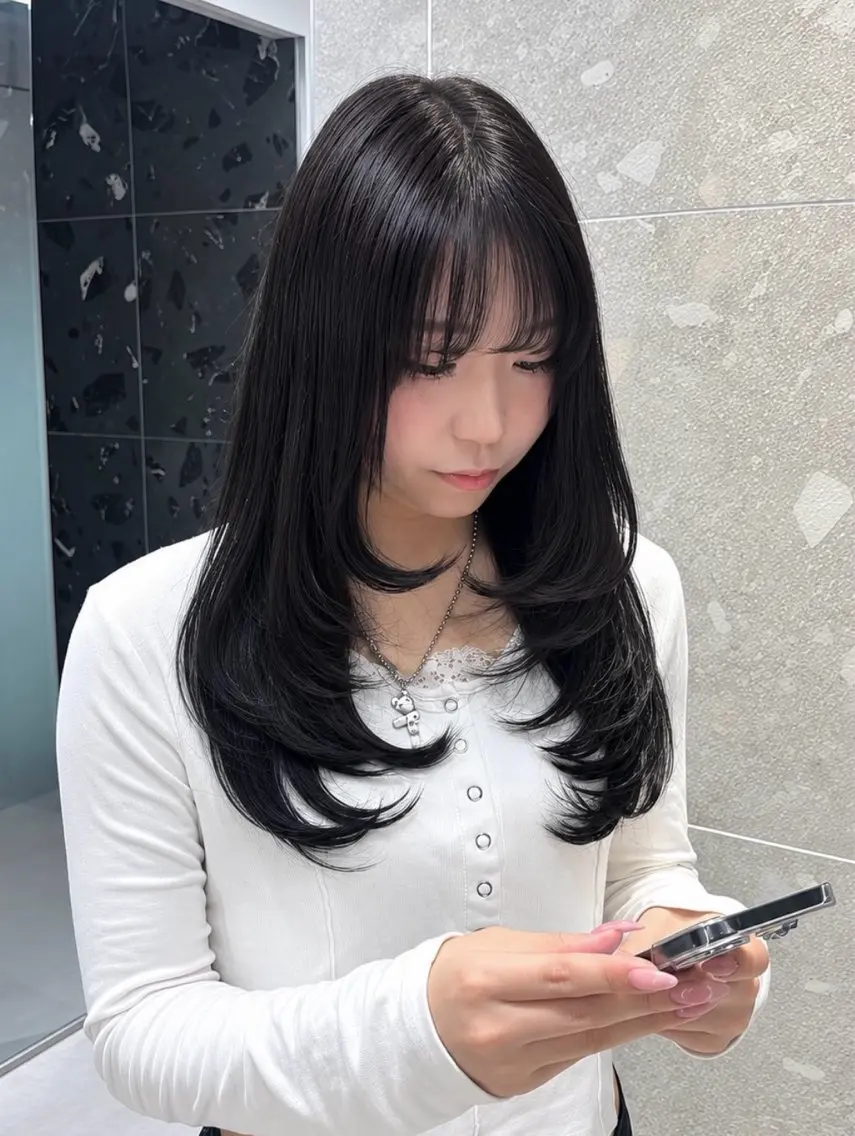 ロング カラー 黒髪 ナチュラルブラック カット ヘアカラー トリートメント 艶カラー/レイヤー️ miku️🩵️のヘアスタイル