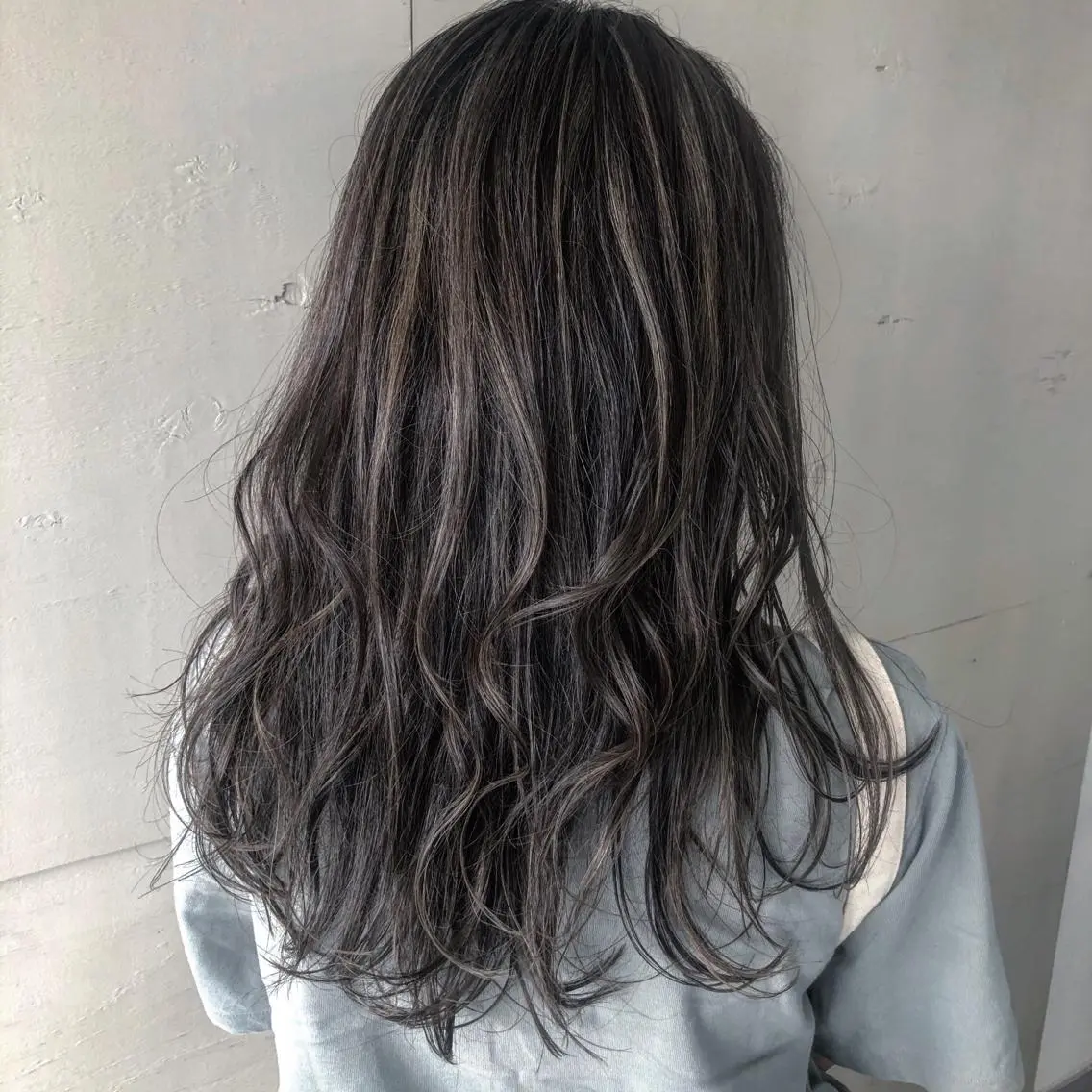 ロング カラー ハイライトカラー ハイライト かわさき ともやのヘアスタイル