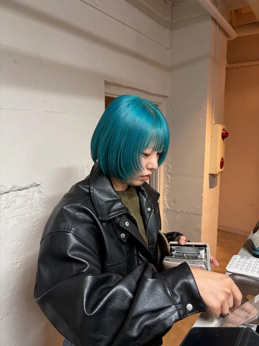 ショート カラー ブルーカラー カット ヘアカラー tokute よしかわなお🍒のヘアスタイル