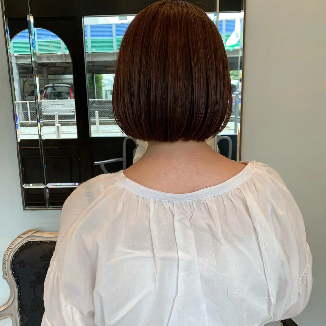 ショート SAKINO ベージュカラーのヘアスタイル