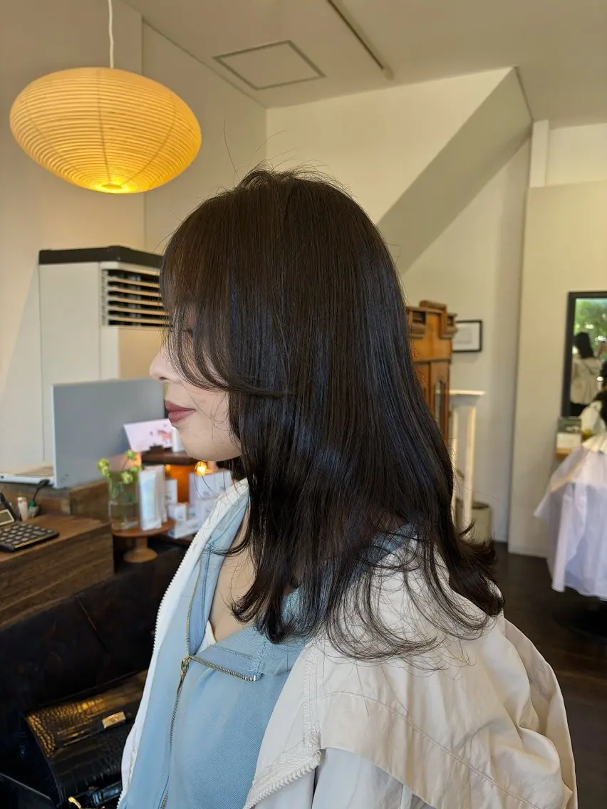 ロング 三國 栞音のヘアスタイル