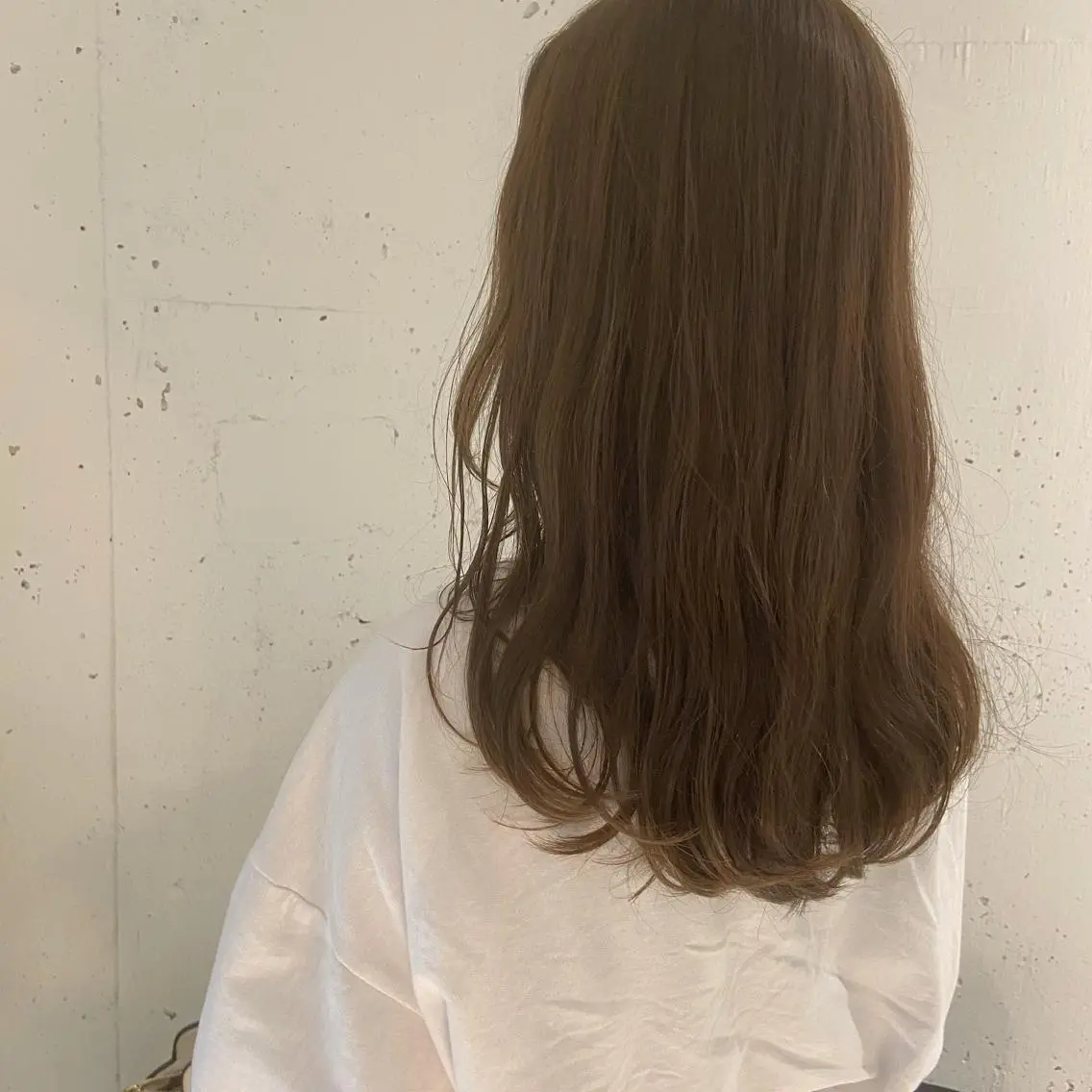 セミロング カラー ブラウンカラー 透明感カラー ナチュラルブラウン カジュアルを女っぽく 𝗮𝘆𝗮𝗰𝗼のヘアスタイル