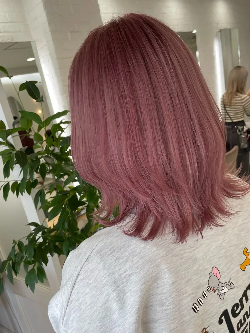 ミディアム ヘアカラー 米津 優花のヘアスタイル