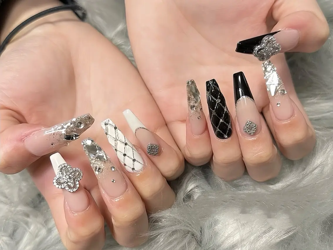 ネイル アートネイル 長さ出し ガーリー 韓国ネイル 持ち込み Rin Nail 新大久保店のネイルデザイン