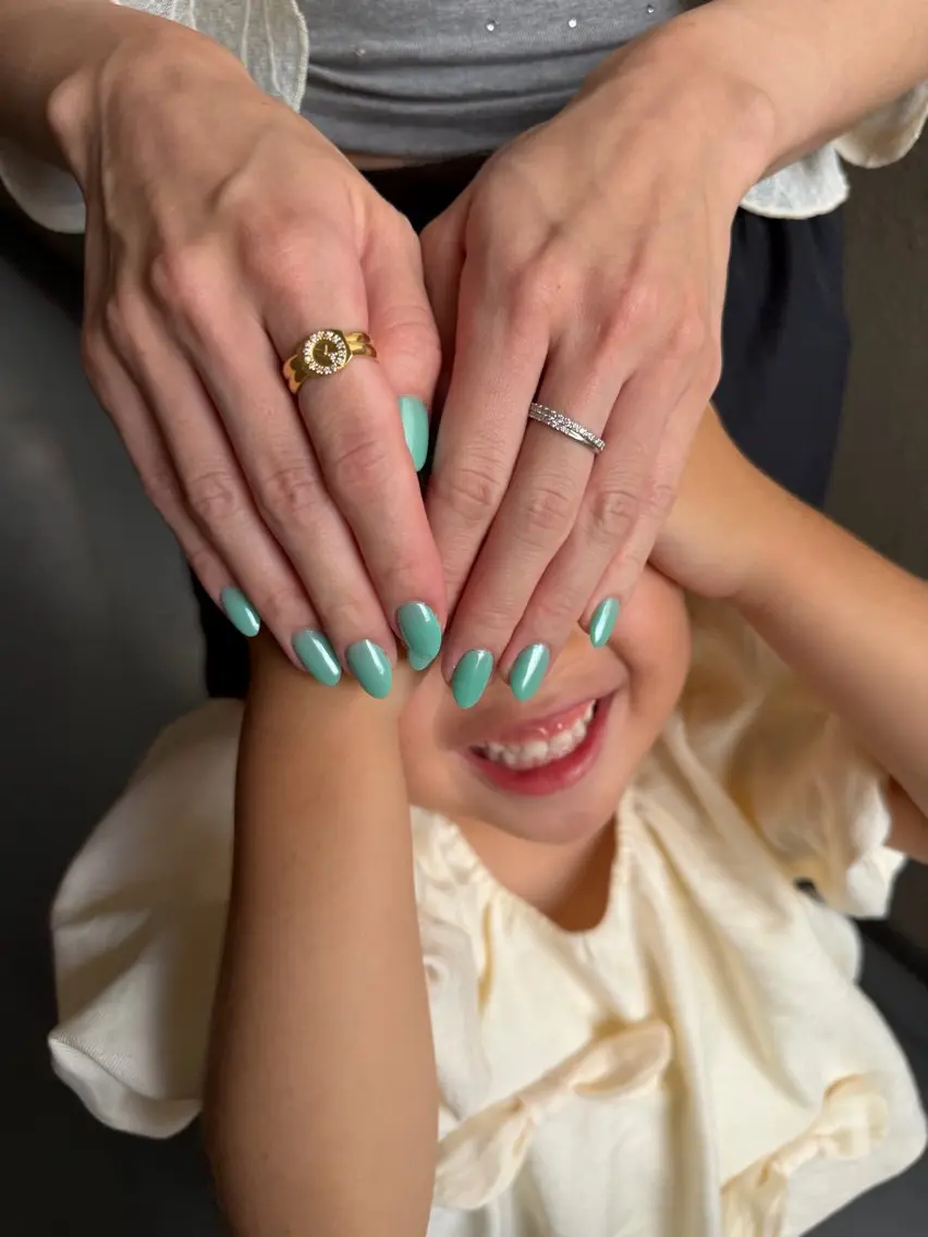 ネイル ハンドネイル フットネイル with hues AYAのネイルデザイン