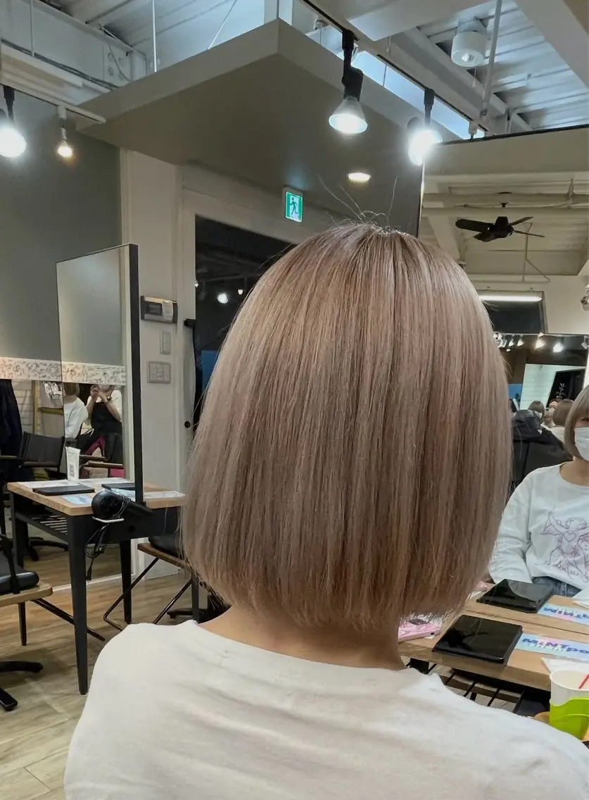ミディアム 天谷 桂子のヘアスタイル