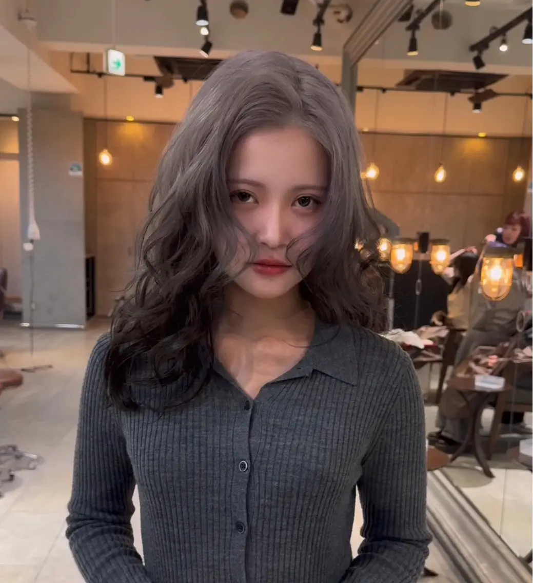 ロング カラー カット ヘアカラー トリートメント ヘアセット 💜ハイトーン💛 マジカルかいちゃんのヘアスタイル