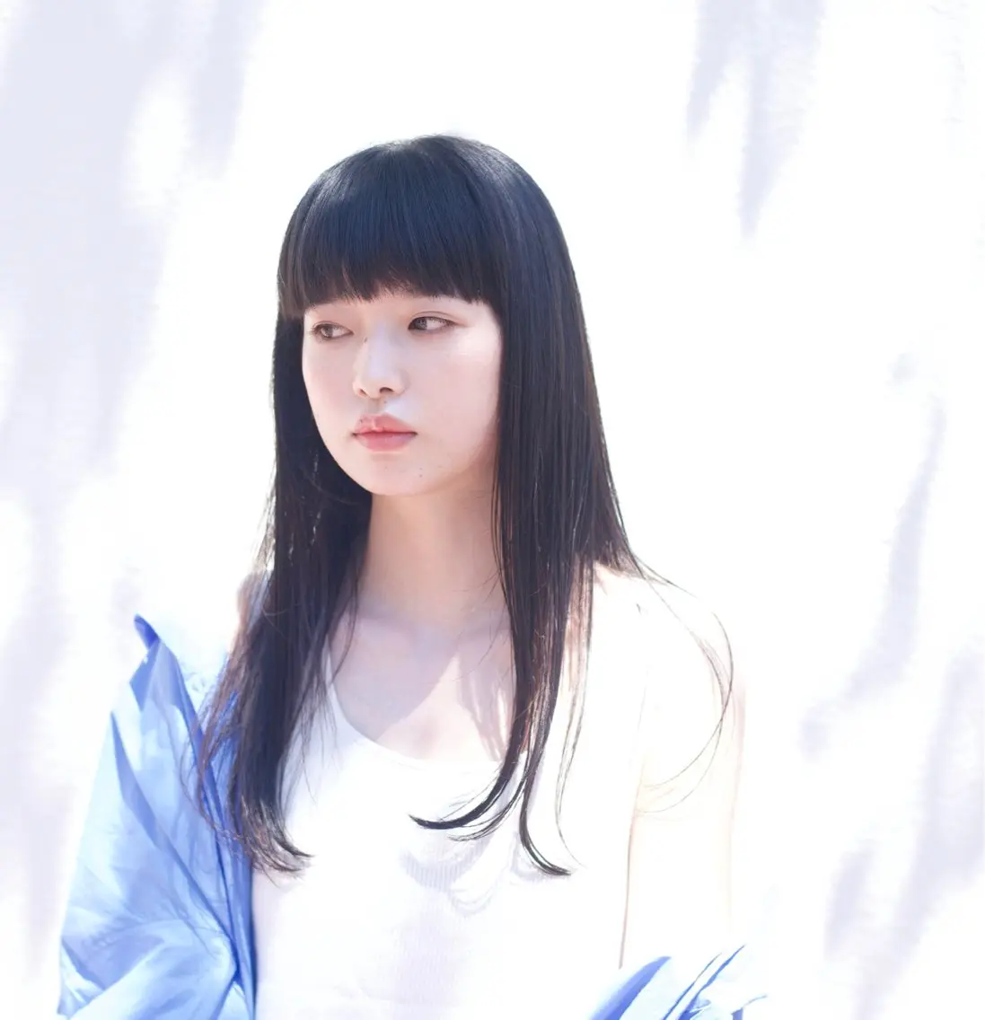 セミロング コバヤシ リョウのヘアスタイル