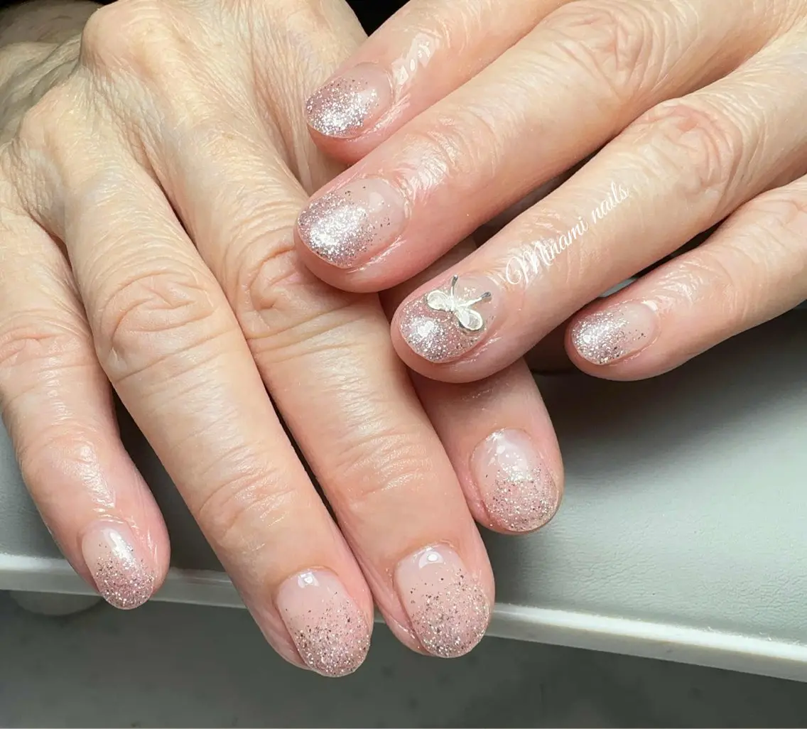 ネイル アートネイル オーロラネイル ガーリー キラキラネイル 韓国ネイル Minami Nailsのネイルデザイン