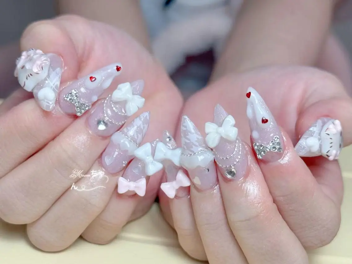 ネイル 長さ出し キラキラネイル 韓国ネイル ロングネイル マグネットネイル ハンドネイル ハンドケア KTNail 🎀 長さ出し専門店のネイルデザイン