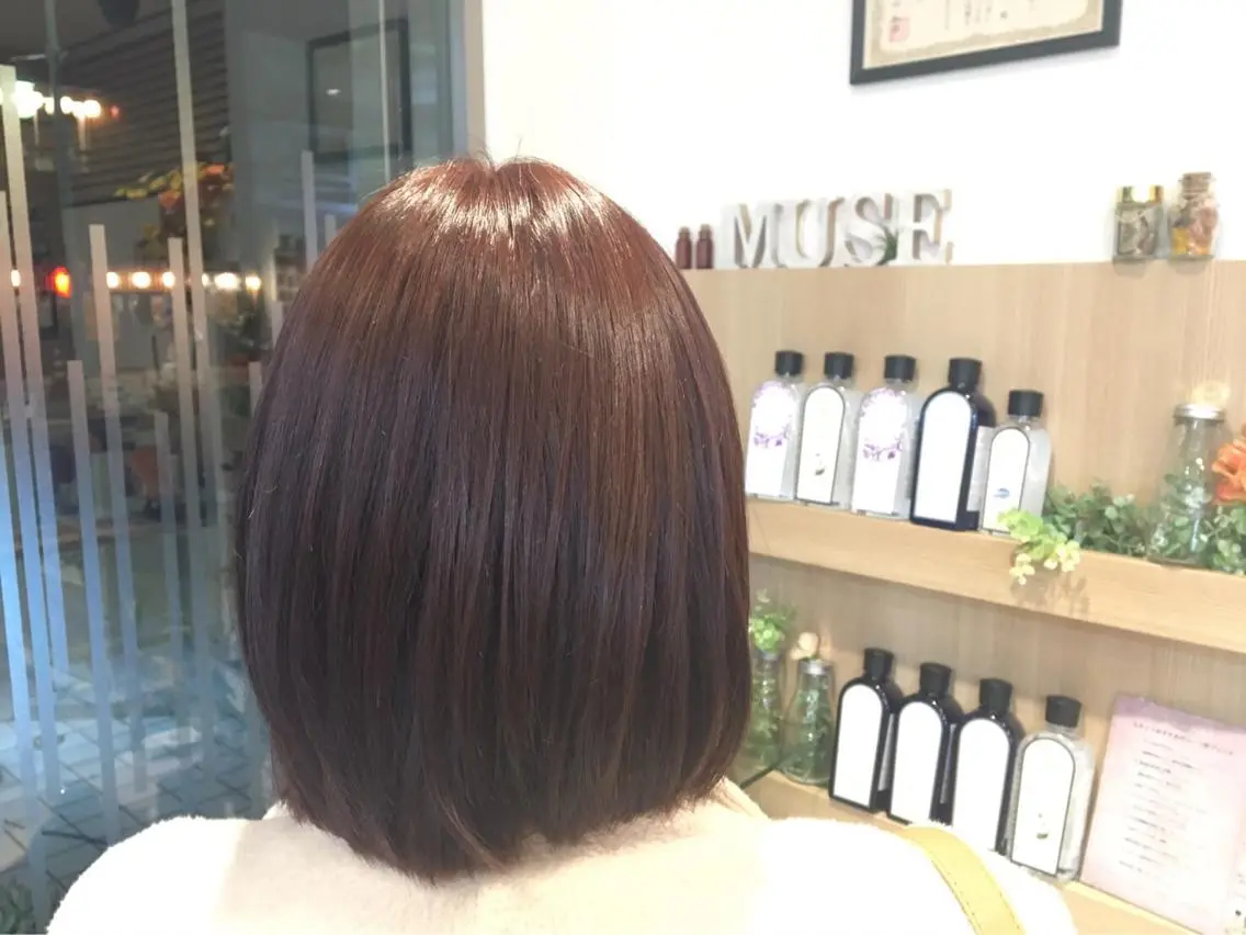 ショート カラー スズキ シオリのヘアスタイル