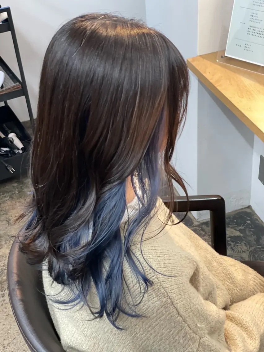 セミロング カラー ブルーカラー ブルーラベンダー インナーカラー ラベンダーカラー 透明感カラー さきのヘアスタイル