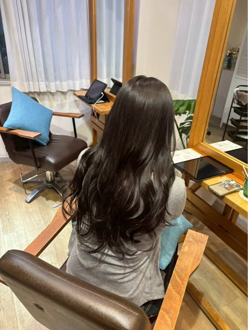 ロング カラー ベージュカラー オリーブベージュ ヘアカラー トリートメント RINNO🌷透明感 カラー/髪質改善のヘアスタイル