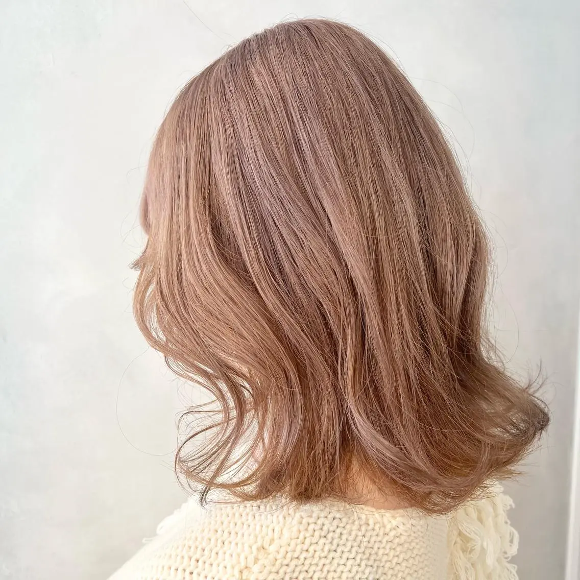 ミディアム カラー カット ヘアカラー トリートメント 髪質改善⌇透明感 カラー⌇川上葵のヘアスタイル
