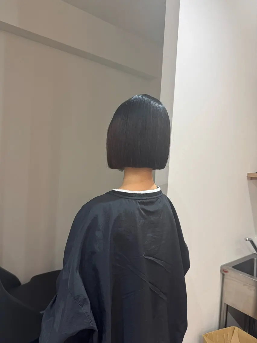ショート カラー 大人な抜け感レイヤー remi🖤のヘアスタイル