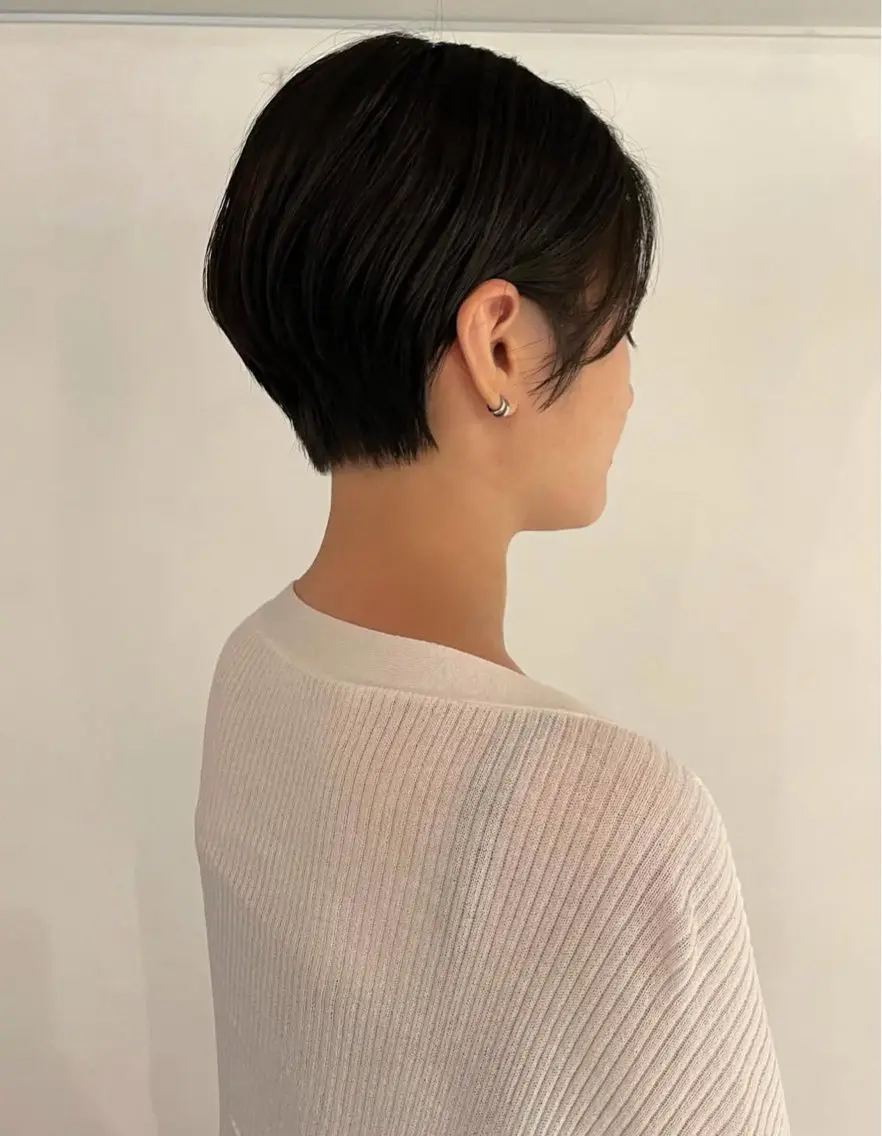 ショート カラー かがやしづ ⭐️ベージュのヘアスタイル