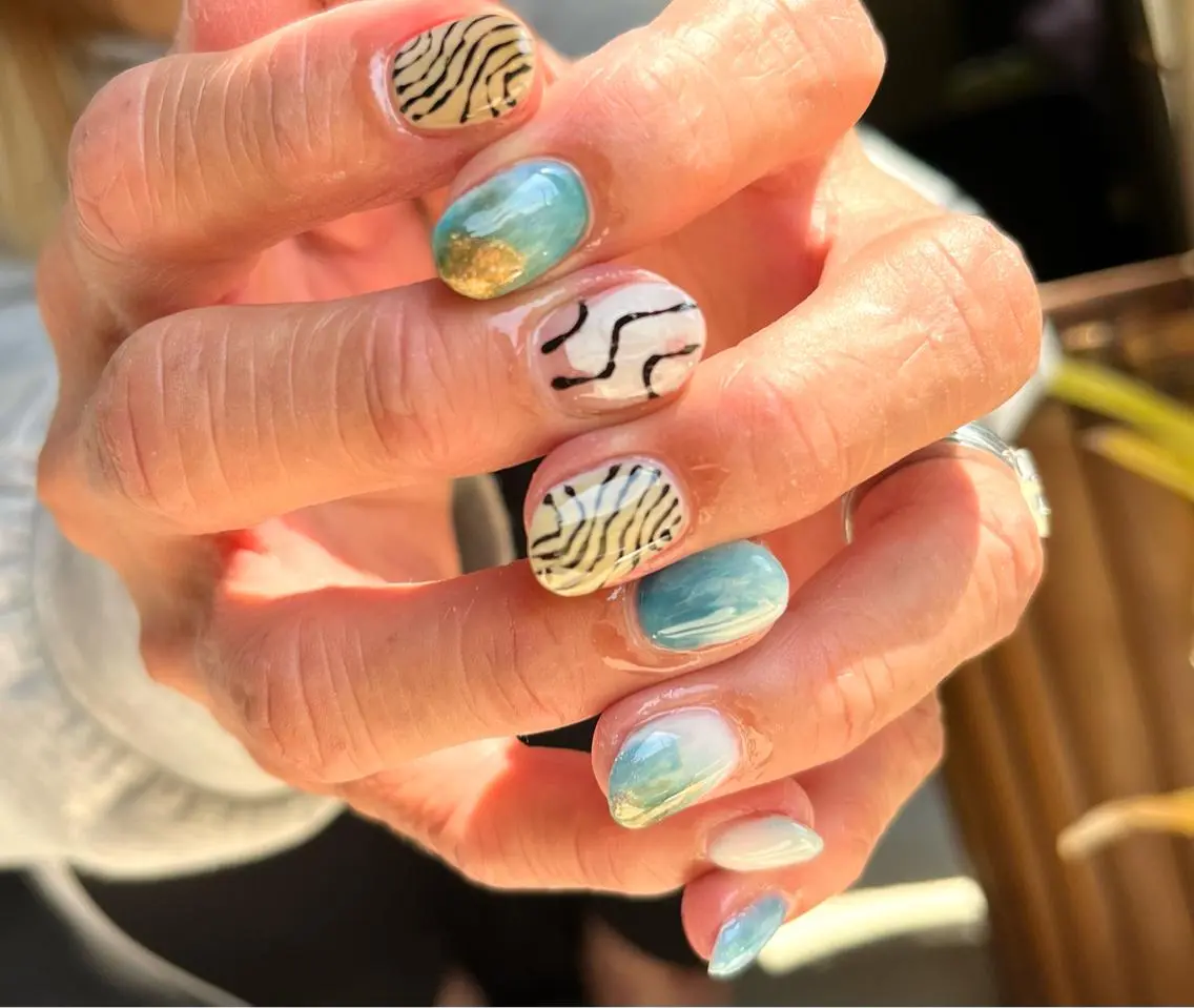 ショート カラー キッズ 2DY NAIL SALONのネイルデザイン