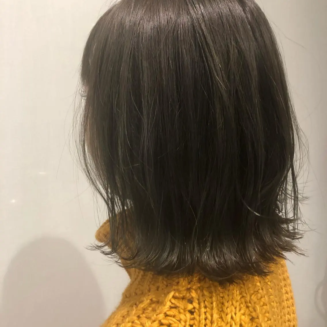 ミディアム カラー オリーブグレー 外ハネヘア 【美髪のお医者さん】 髙橋真理奈💉🌟のヘアスタイル